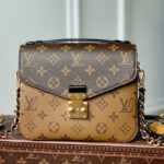 Louis Vuitton Pochette Metis Backpack M11941 Apricot